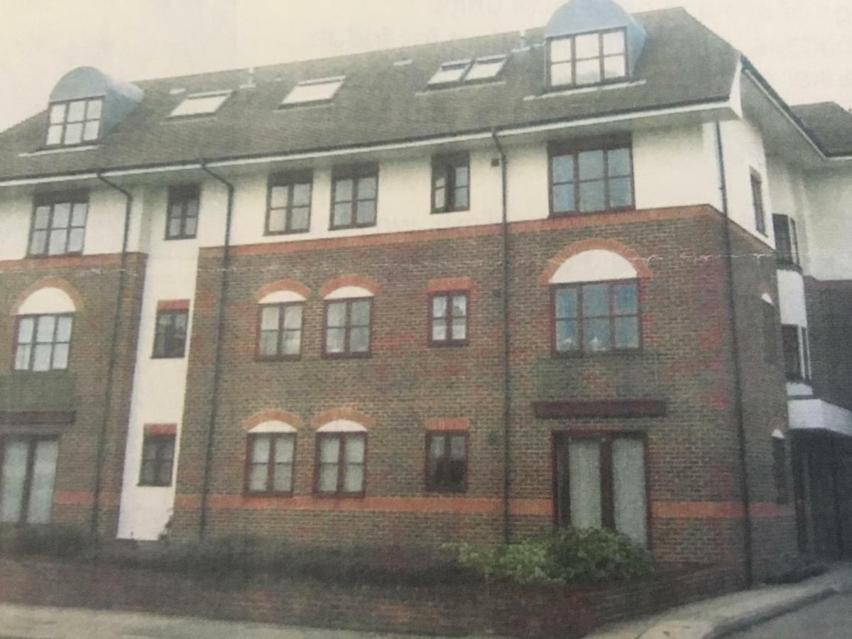 2 Bedrooms Apartment With Free Parking Lancing Extérieur photo